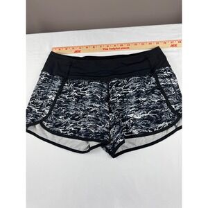 Athletic Shorts Black White Abstract Wave Print Running Workout Shorts Women‎